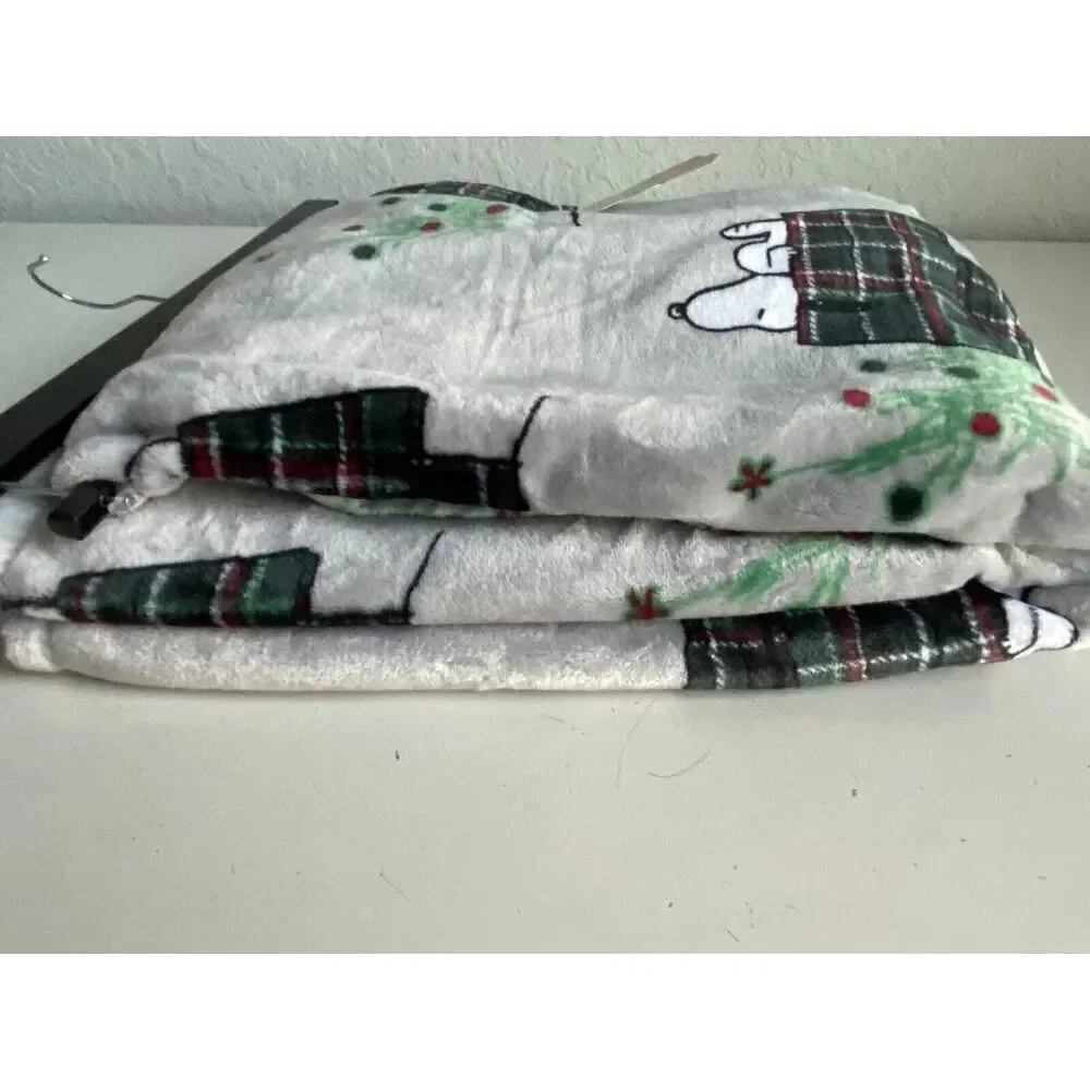 Peanuts Snoopy‎ Plaid Doghouse Christmas Tree VelvetLoft Throw Blanket 50 X 70”